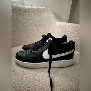 Women’s NIKE Court Vision Low Black/White